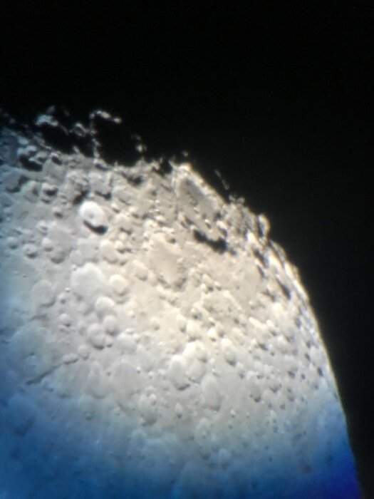 月のクレーター.jpg